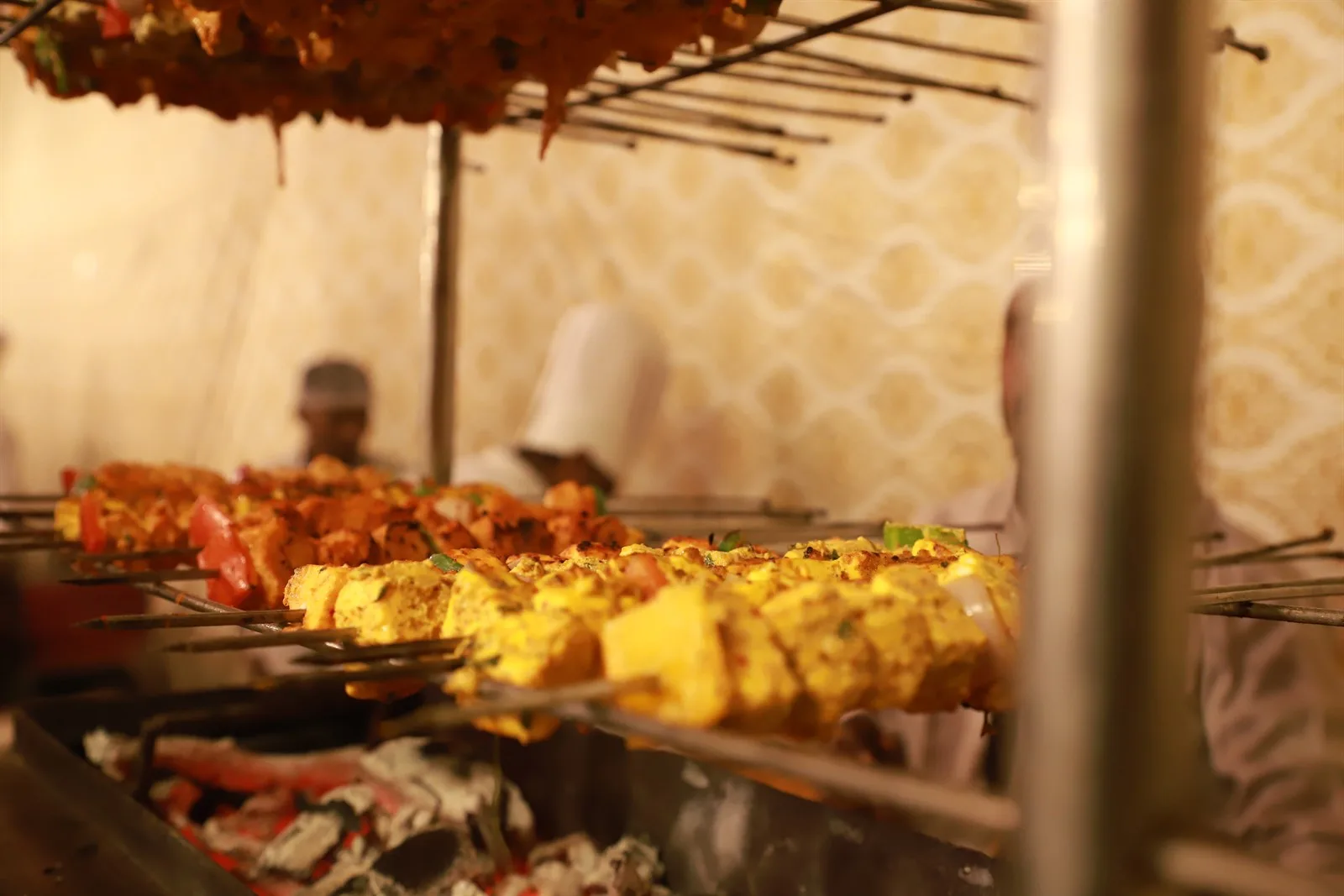 Live paneer tikka tandoor counter by Mukesh Caterers at Delhi wedding